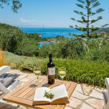 Bougainvillea Holiday home *